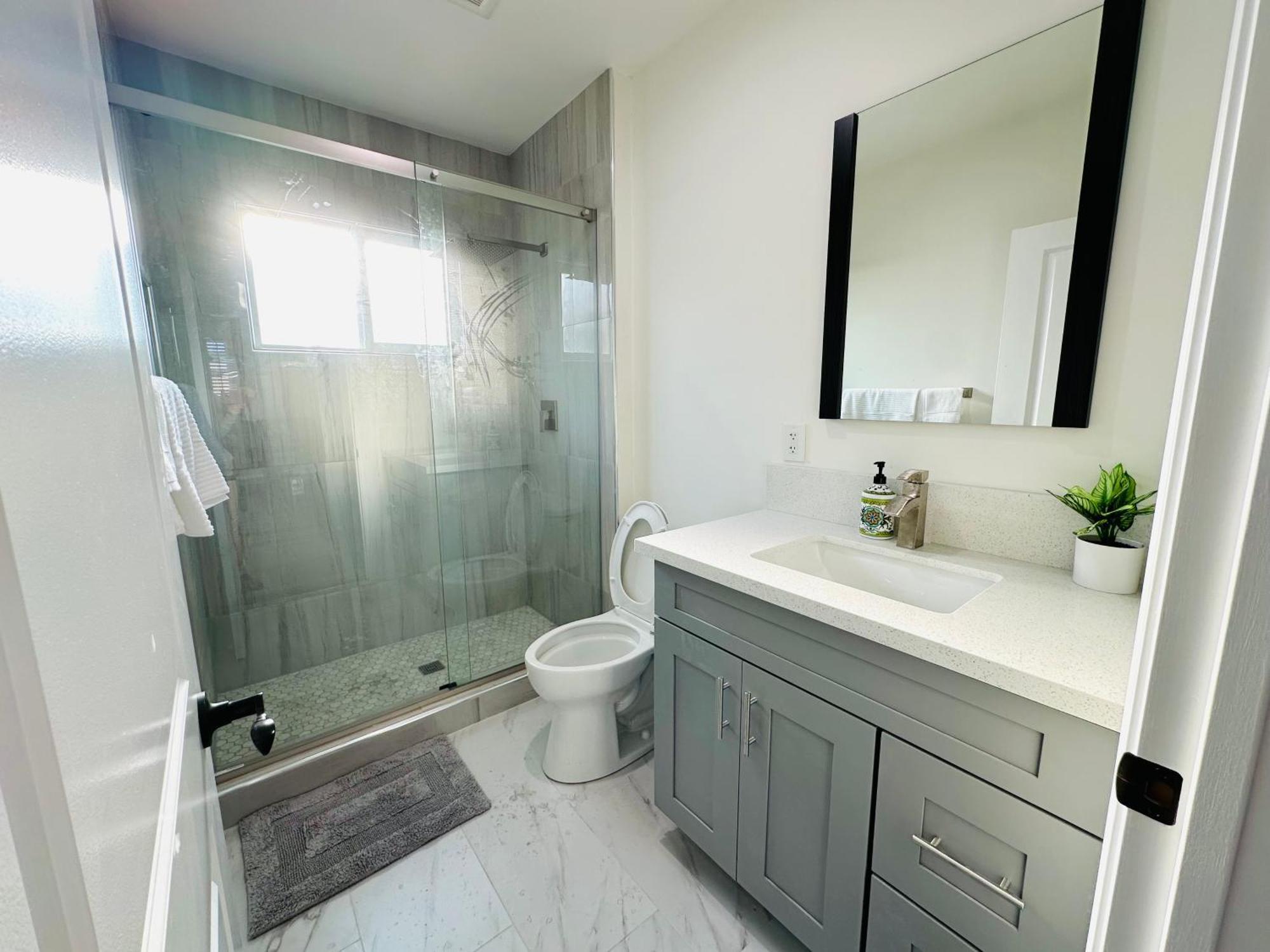 New Spacious House In Anaheim Near Disneyland-Knott In Without Backyard In The Same Lot Of 3 Separate Properties エクステリア 写真