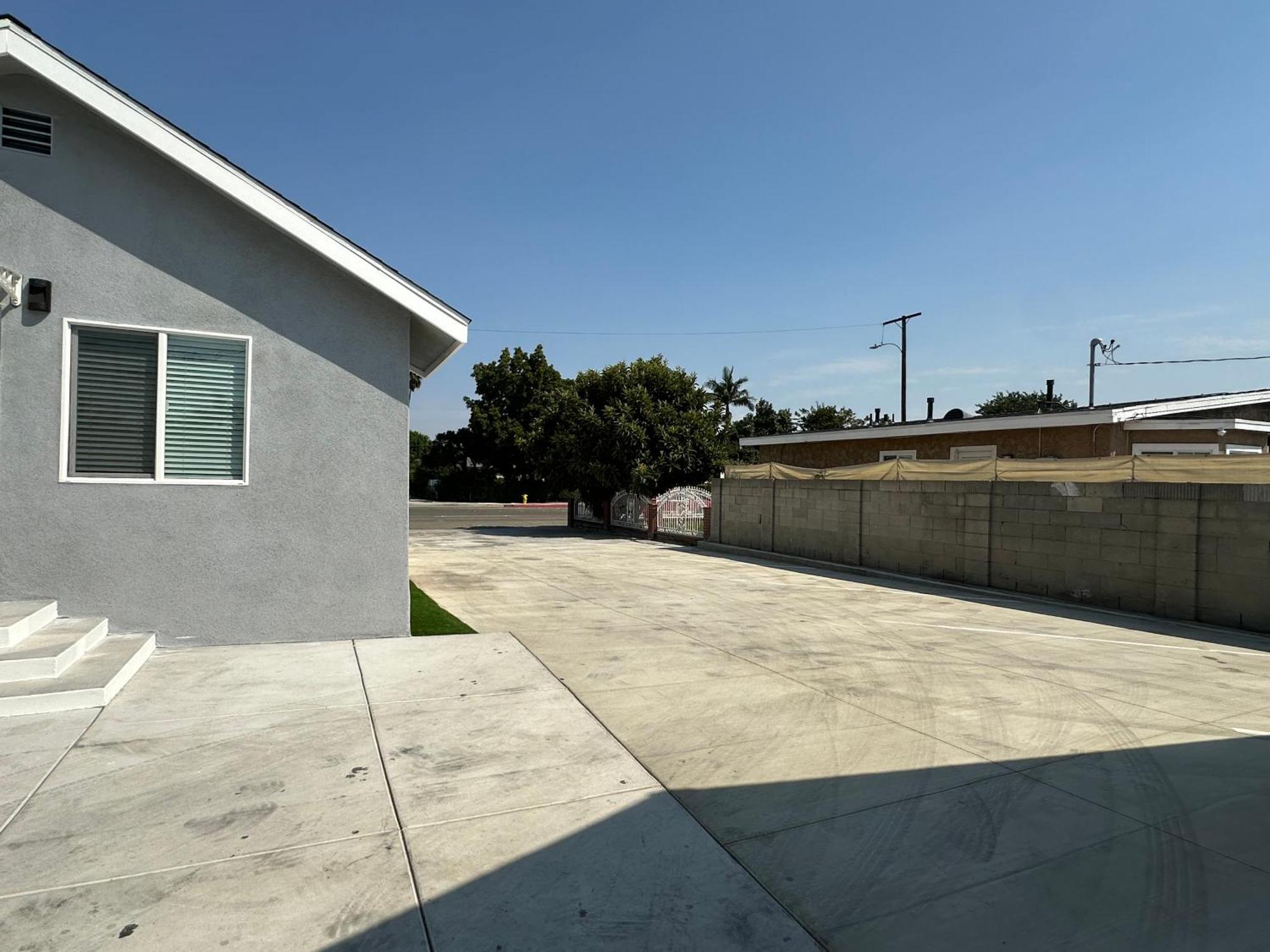 New Spacious House In Anaheim Near Disneyland-Knott In Without Backyard In The Same Lot Of 3 Separate Properties エクステリア 写真